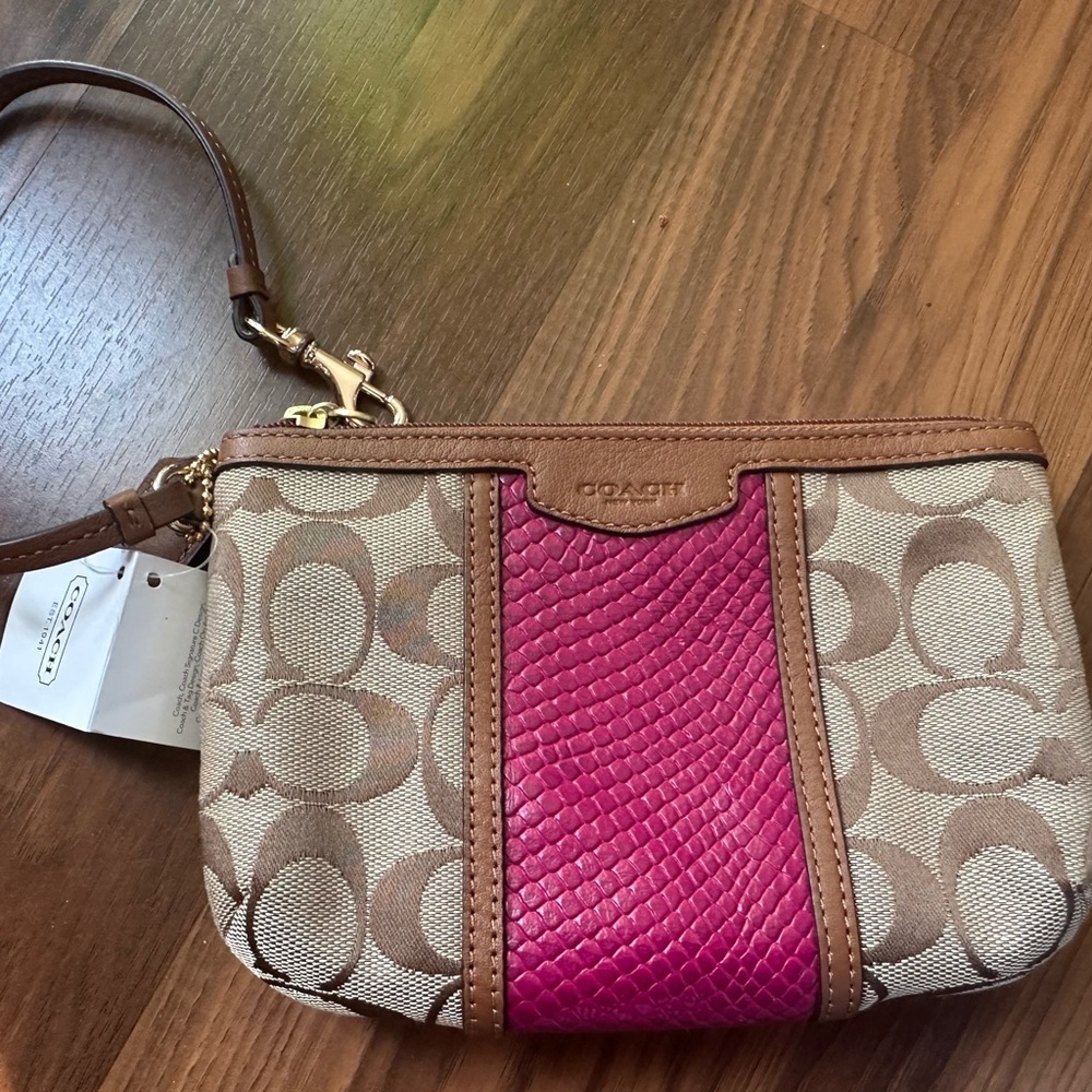 NWT Coach F51724 Signature Snakeskin Leather Khaki Cherry Medium Wristlet